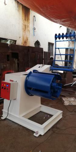 motorized-decoiler-with-hold-down-arm-06