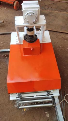 mechanical-gripper-feeder-01